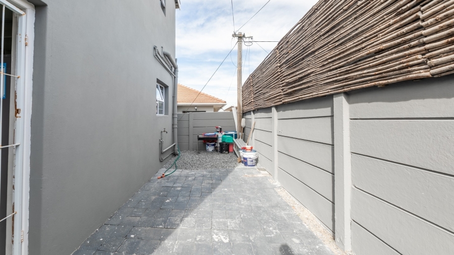 To Let 2 Bedroom Property for Rent in Avondale Western Cape